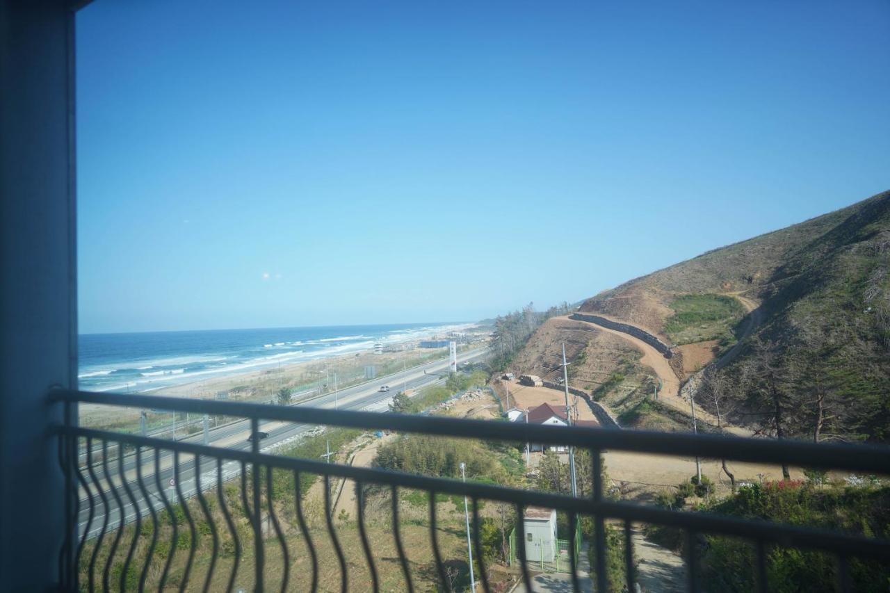 Mangsang Beach Pension Gangneung Exterior photo