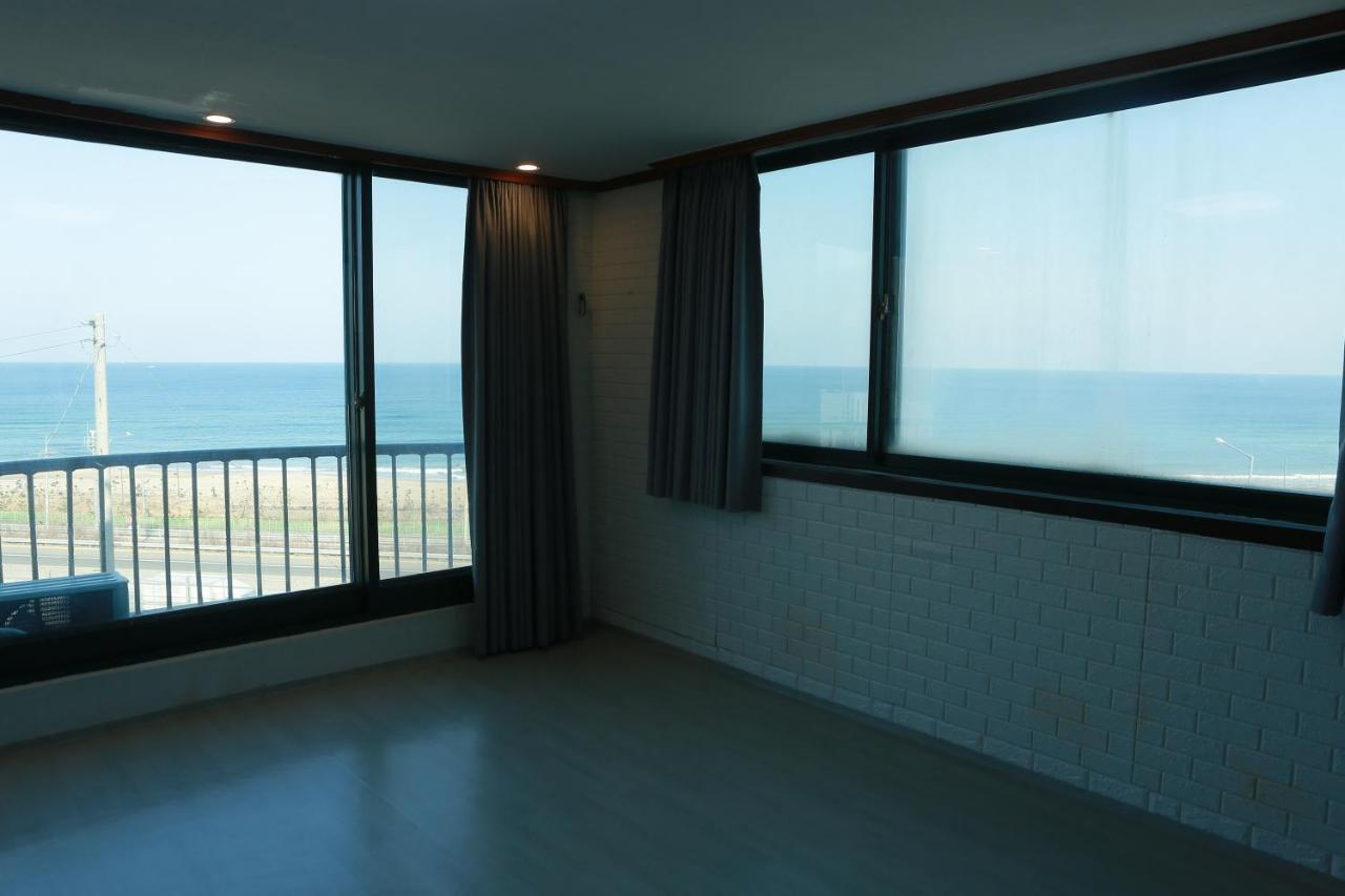 Mangsang Beach Pension Gangneung Exterior photo