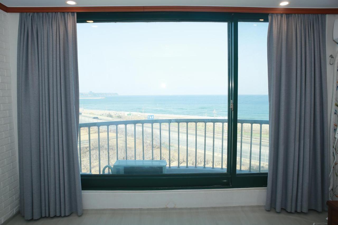 Mangsang Beach Pension Gangneung Exterior photo