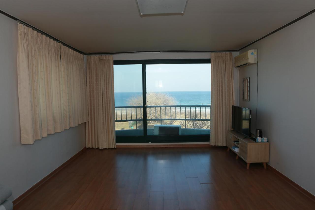 Mangsang Beach Pension Gangneung Exterior photo