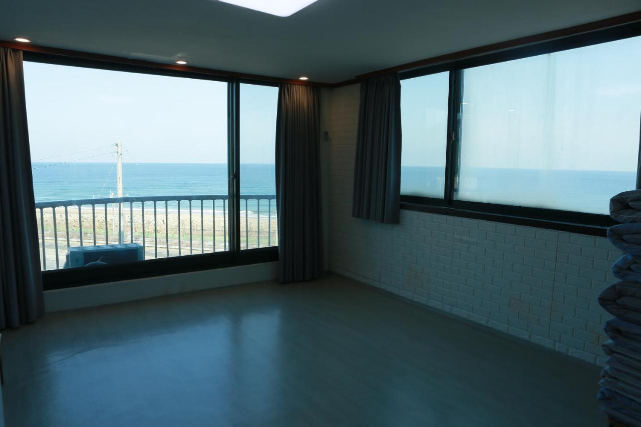 Mangsang Beach Pension Gangneung Exterior photo
