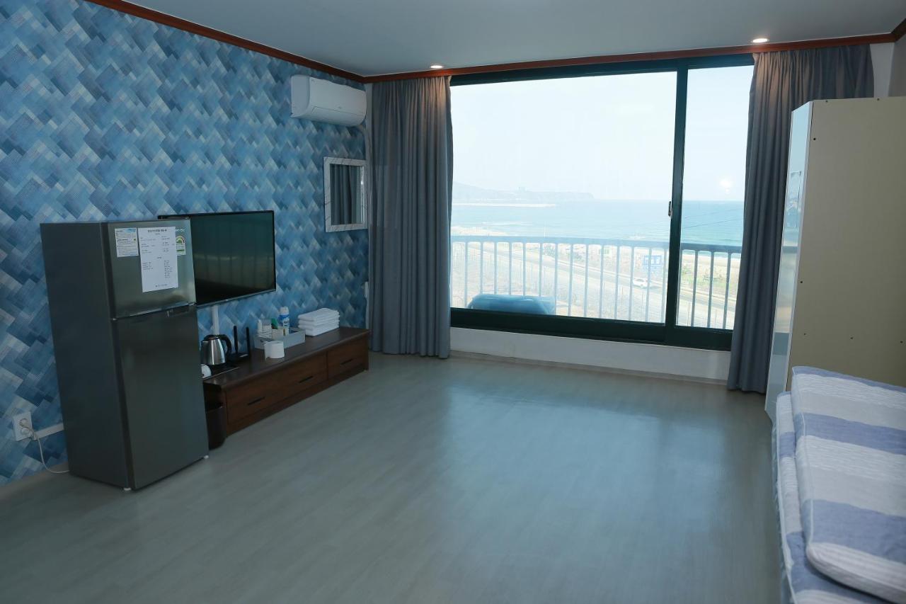 Mangsang Beach Pension Gangneung Exterior photo