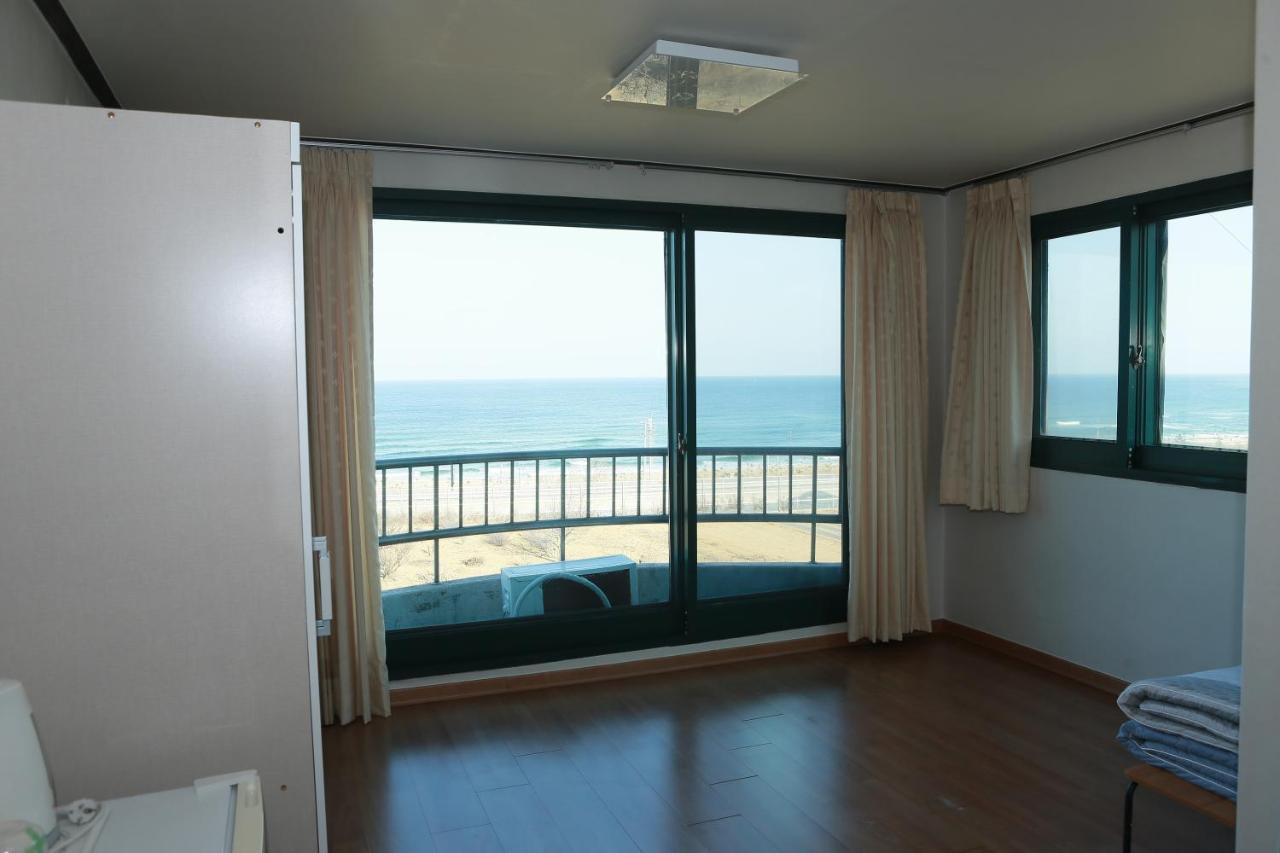 Mangsang Beach Pension Gangneung Exterior photo