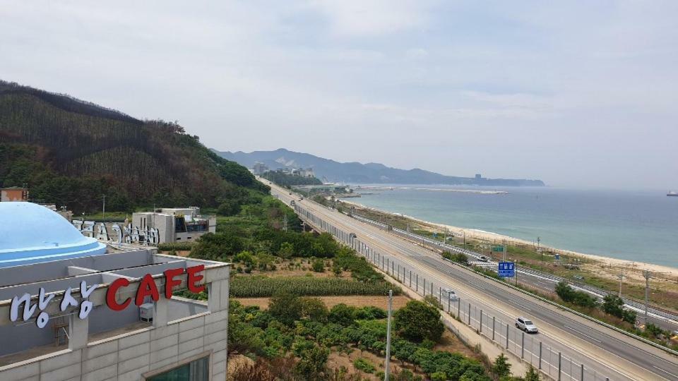 Mangsang Beach Pension Gangneung Exterior photo